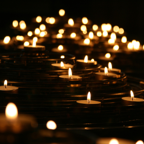 The Pros and Cons of Candle Warmers at Weddings