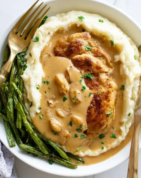 A delicious plate of Creamy Garlic Chicken